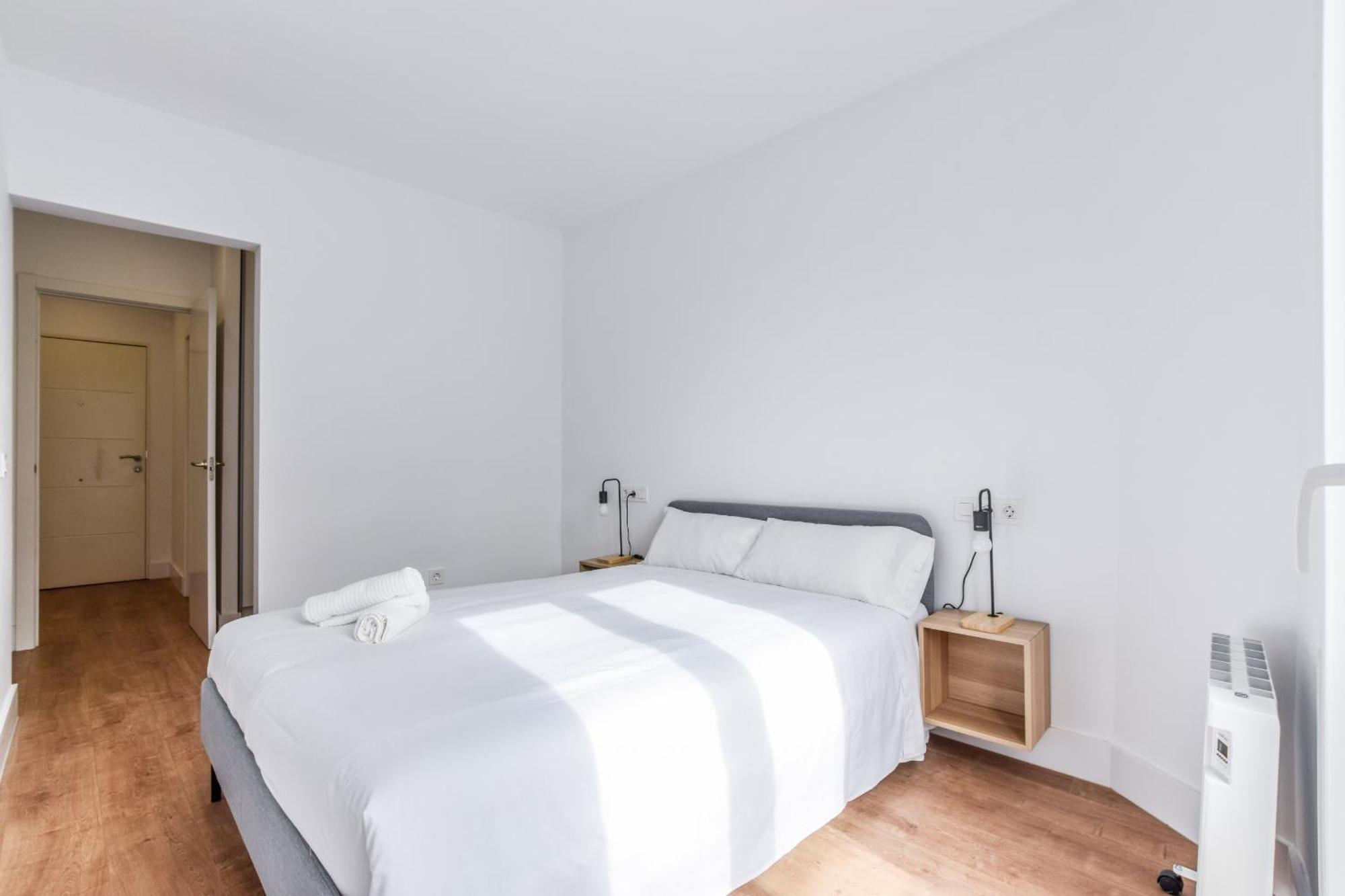 Apartamentos Reformados En Metro Pacifico Alquiler Temporal Madrid Luaran gambar