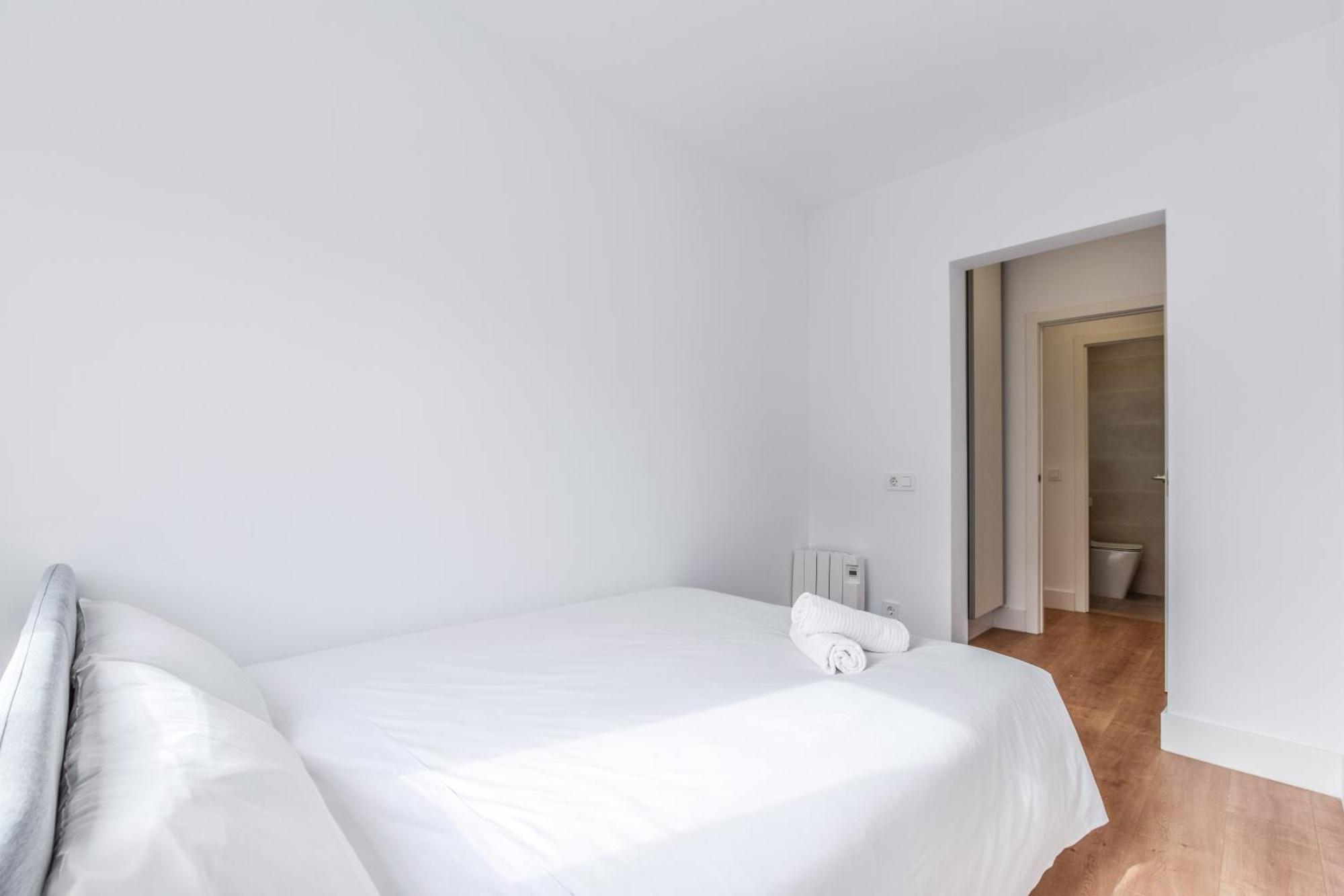 Apartamentos Reformados En Metro Pacifico Alquiler Temporal Madrid Luaran gambar