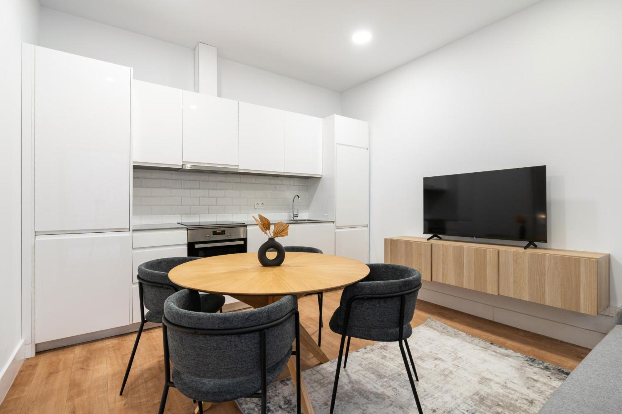 Apartamentos Reformados En Metro Pacifico Alquiler Temporal Madrid Luaran gambar