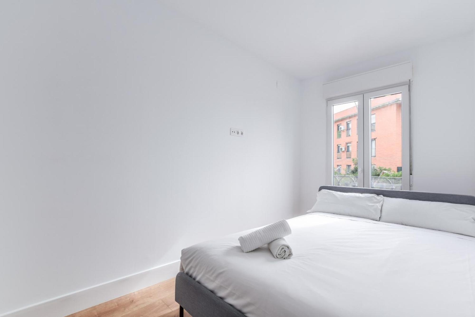 Apartamentos Reformados En Metro Pacifico Alquiler Temporal Madrid Luaran gambar