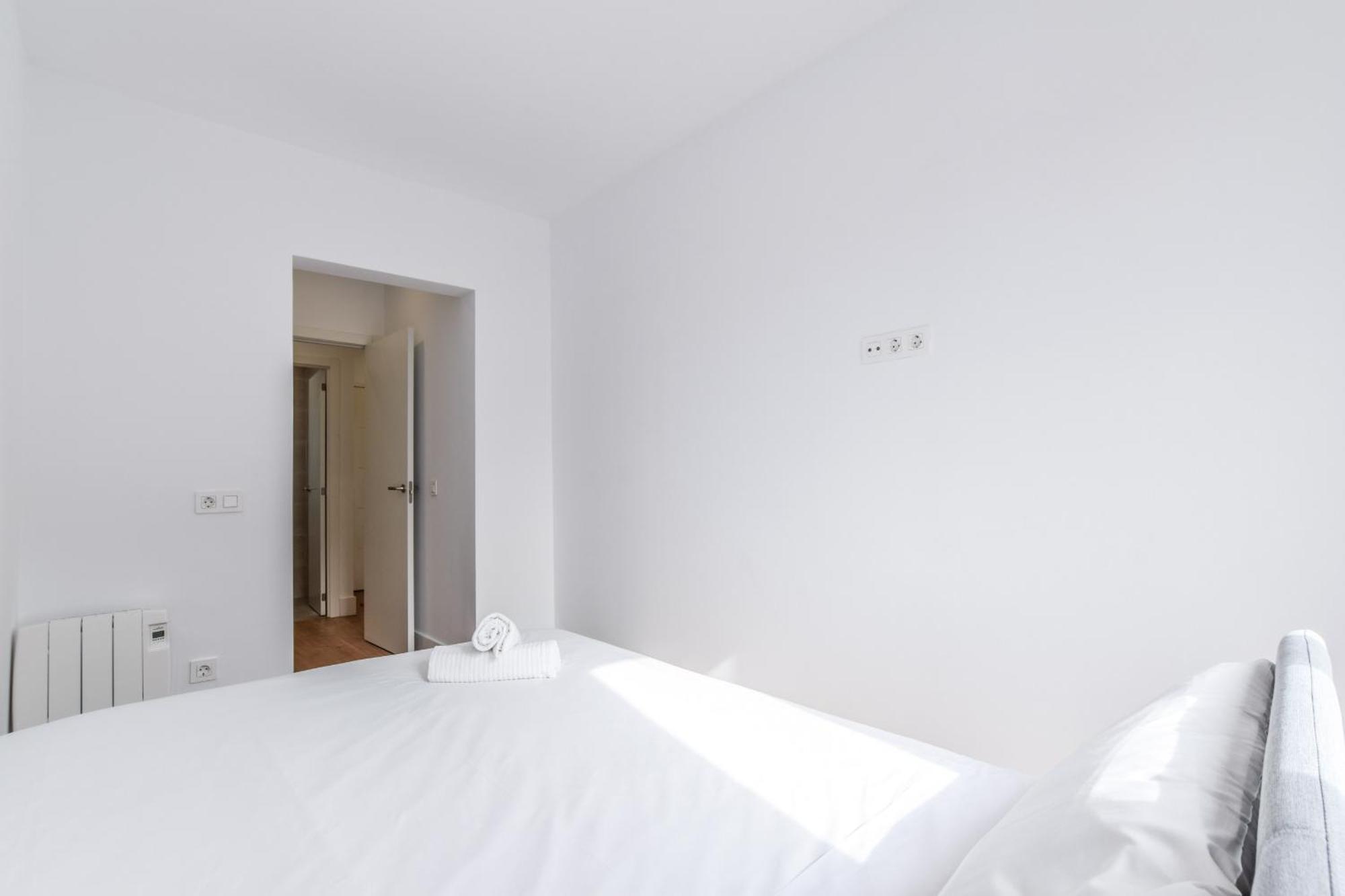 Apartamentos Reformados En Metro Pacifico Alquiler Temporal Madrid Luaran gambar