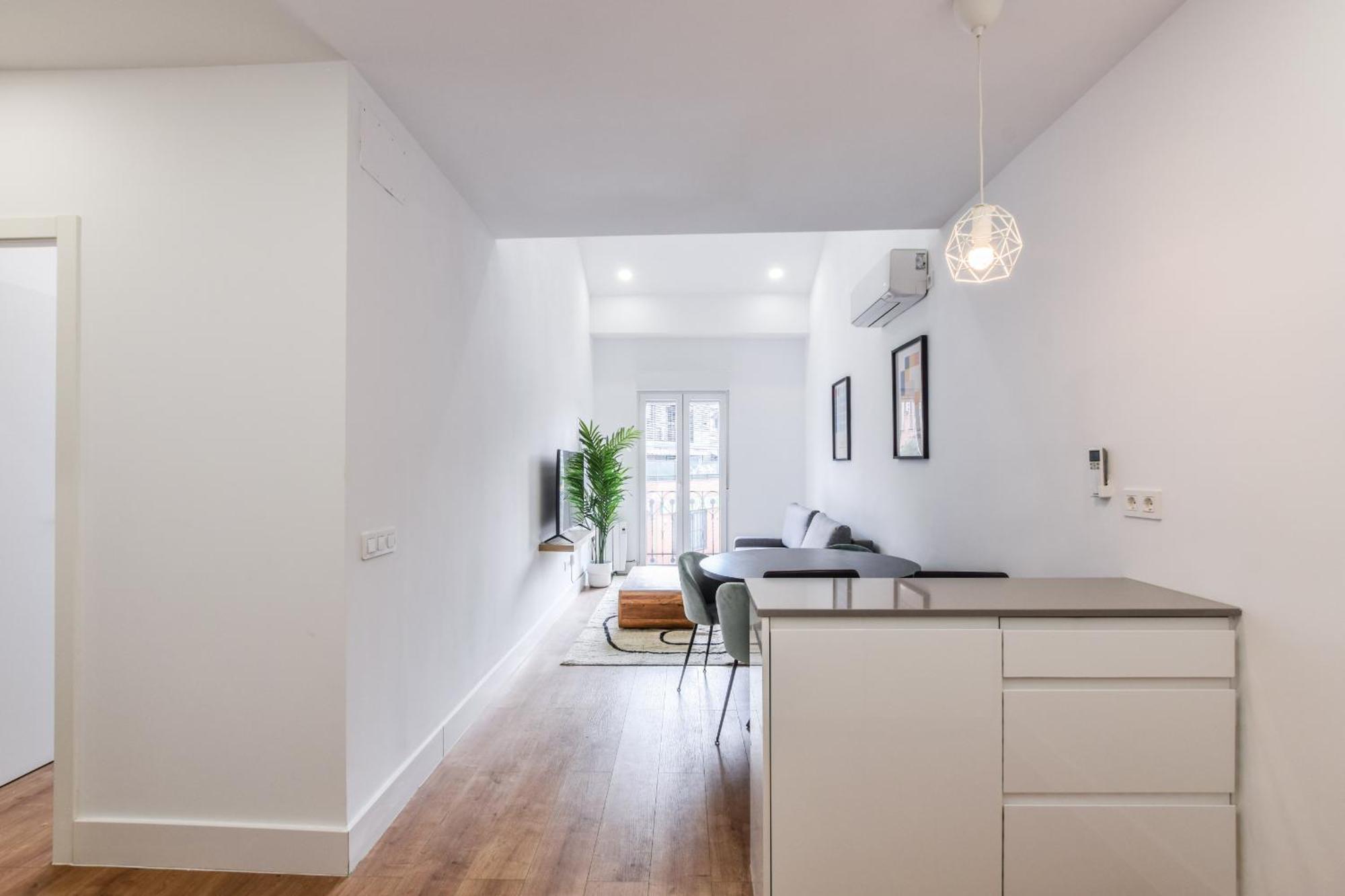 Apartamentos Reformados En Metro Pacifico Alquiler Temporal Madrid Luaran gambar