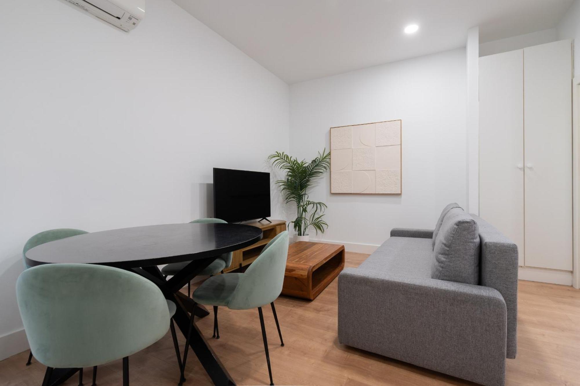 Apartamentos Reformados En Metro Pacifico Alquiler Temporal Madrid Luaran gambar