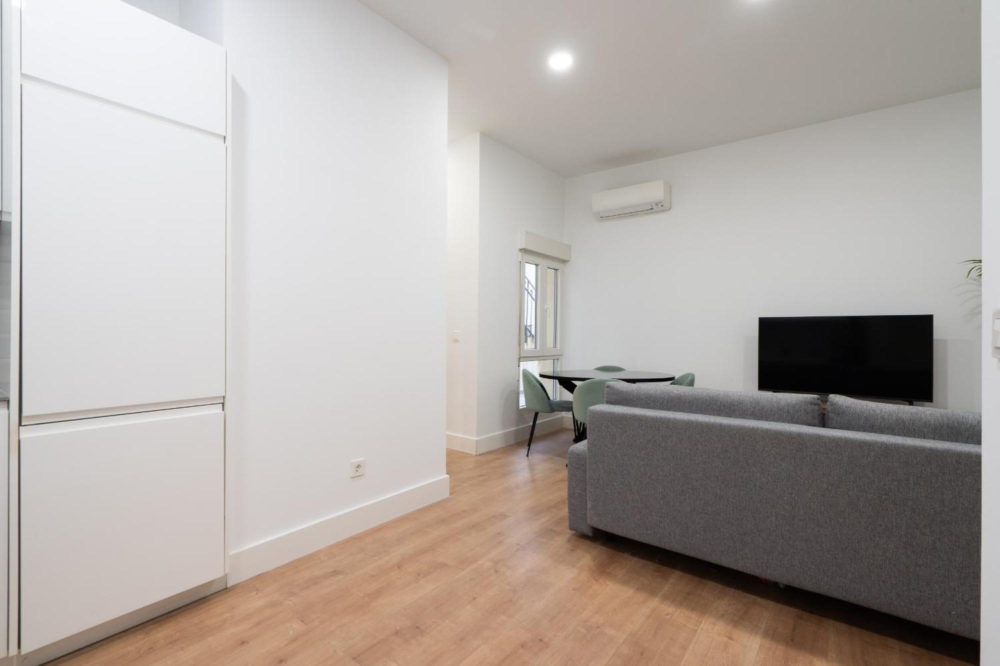 Apartamentos Reformados En Metro Pacifico Alquiler Temporal Madrid Luaran gambar